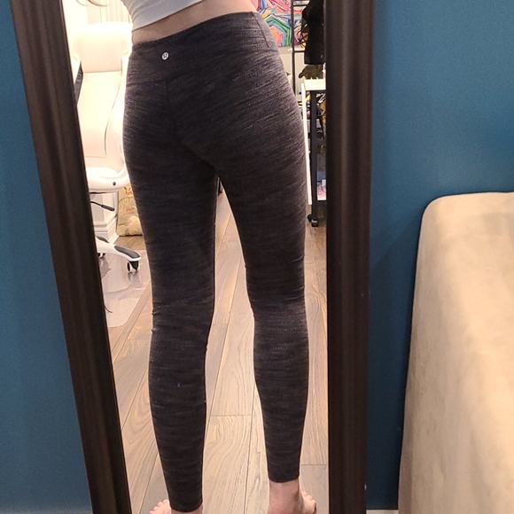 Lululemon yoga pants - Picture 3 of 6